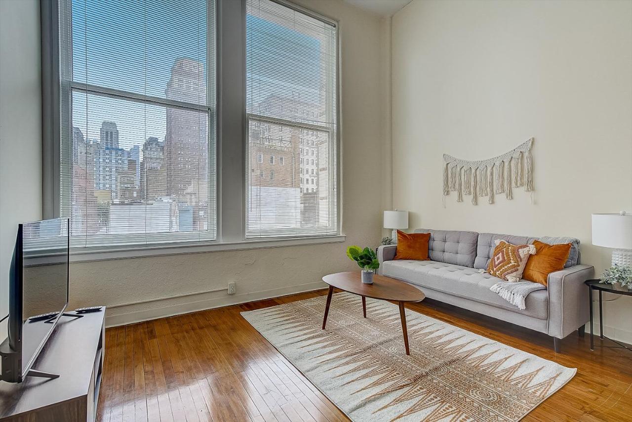 Frontdesk I The Cosmopolitan Apts Philadelphia Leilighet Eksteriør bilde